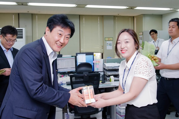 최우수보상인 정직상 : 대전손사센터 방은지 사원 사진